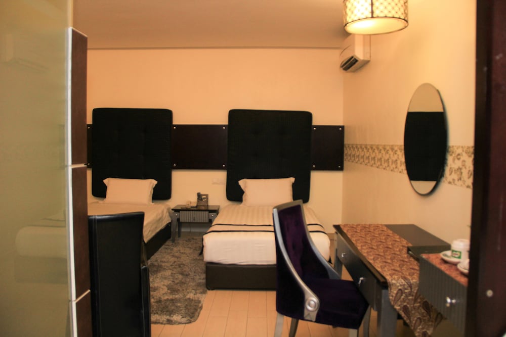 Shervinton Executive Boutique Hotel 56/60