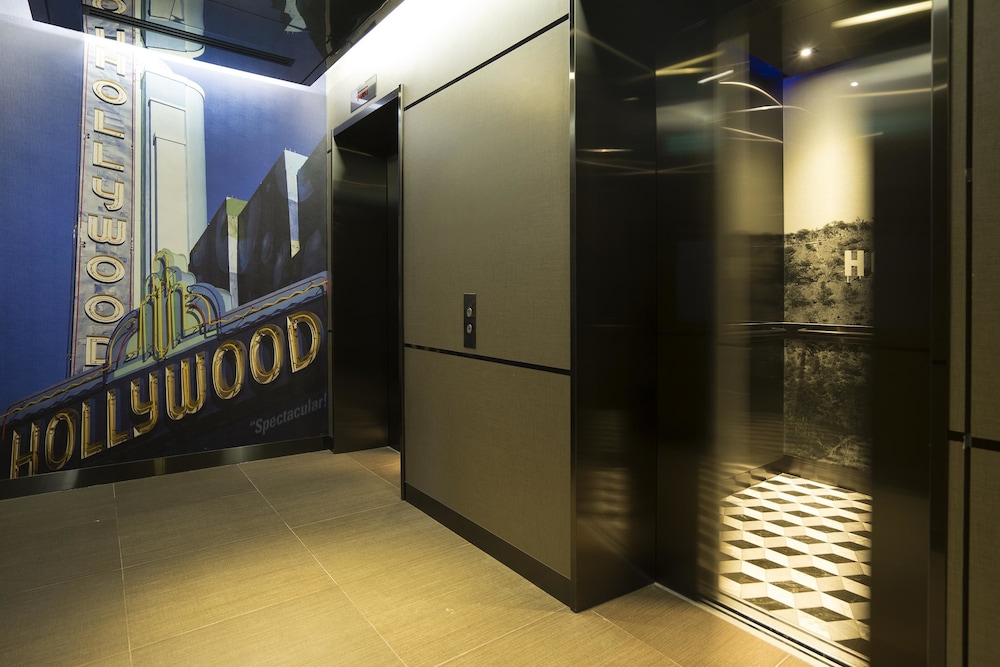 Hotel 81 Premier Hollywood photo3