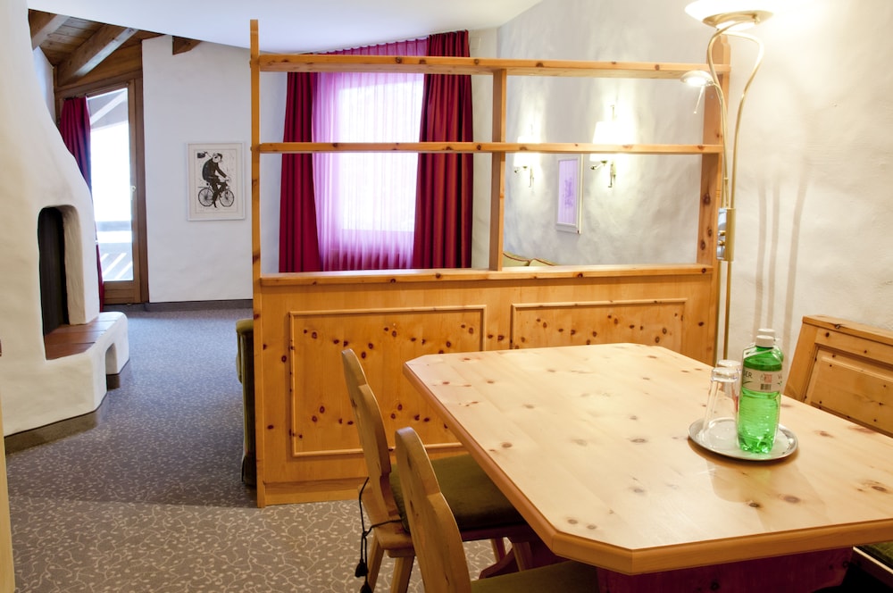 Hotel Rosatsch 36/49