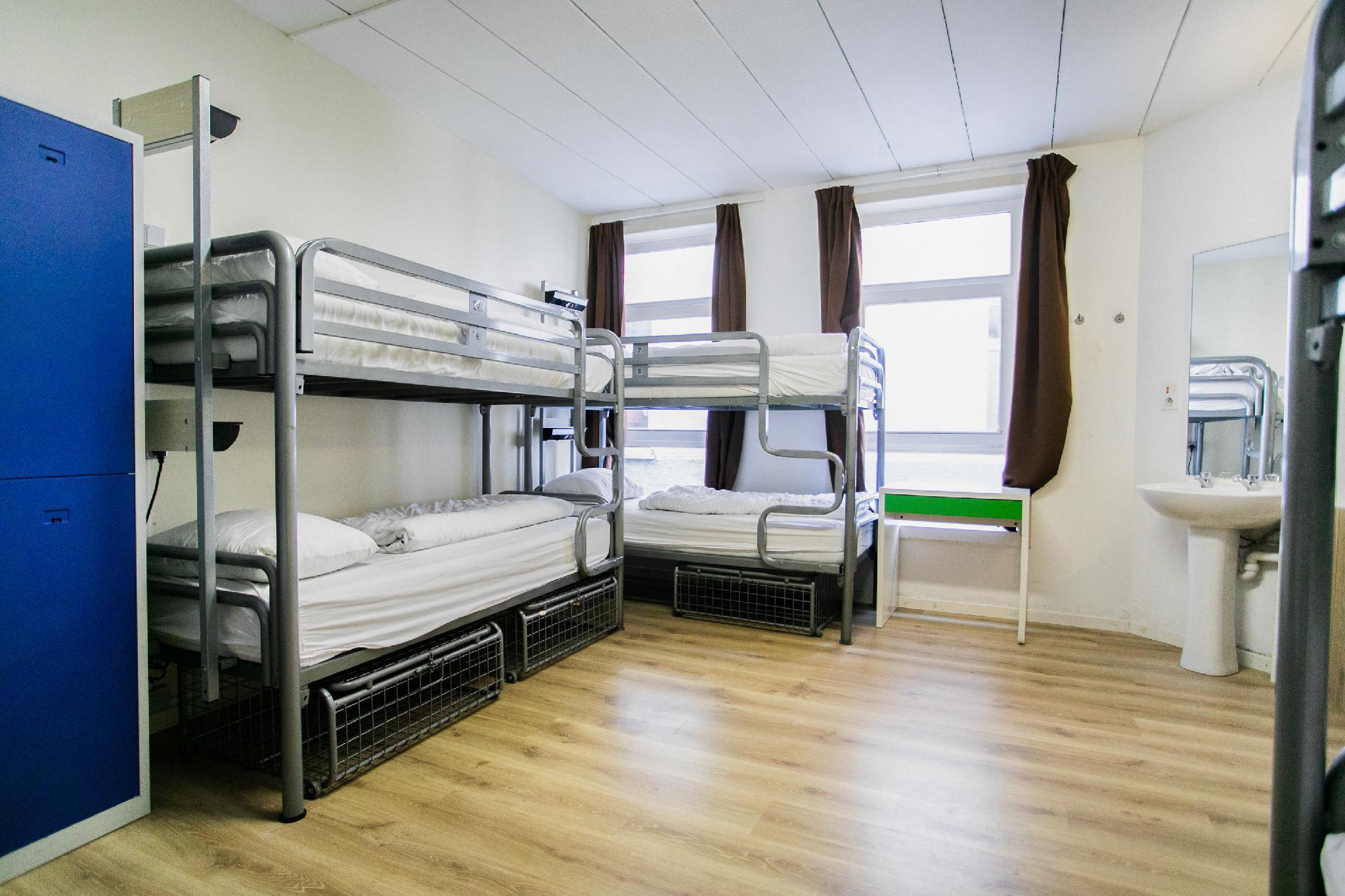 Private, 4 Beds, 2 Bunk Beds, Shared Bathroom