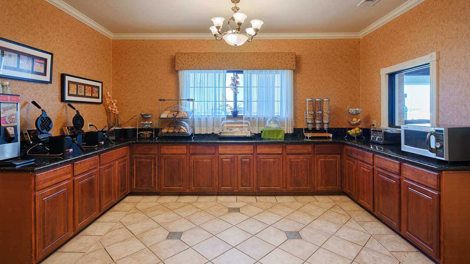 Best Western Henrietta Inn & Suites 8/33