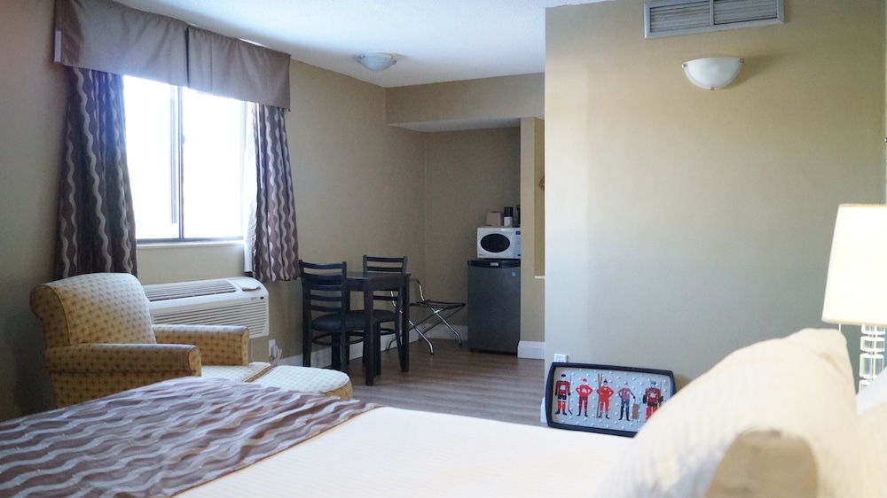 Red Maple Inn And Suites 16/38