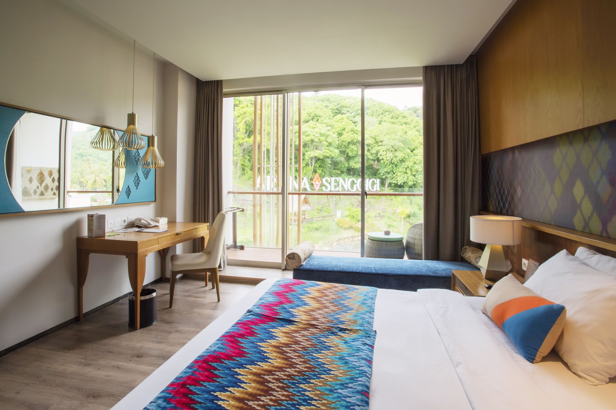 DELUXE, TWIN BEDS