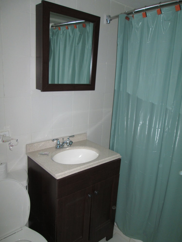 Seven Stars Hotel 50/50