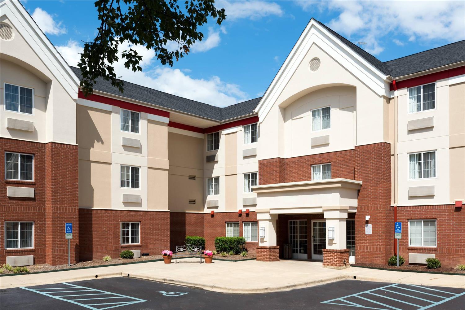 MainStay Suites Raleigh - Cary 4/4