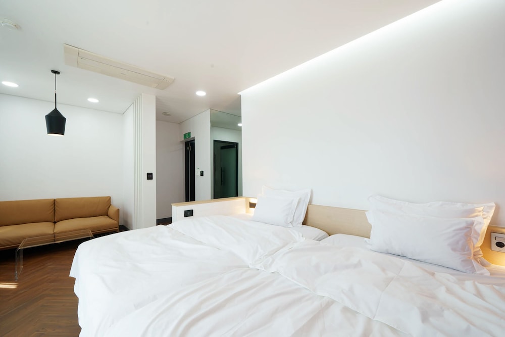 Boutique Hotel Wine 12/48