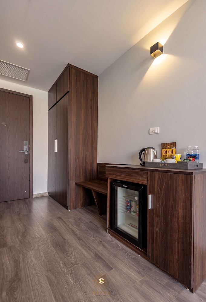 Reyna Hotel Hanoi 8/50