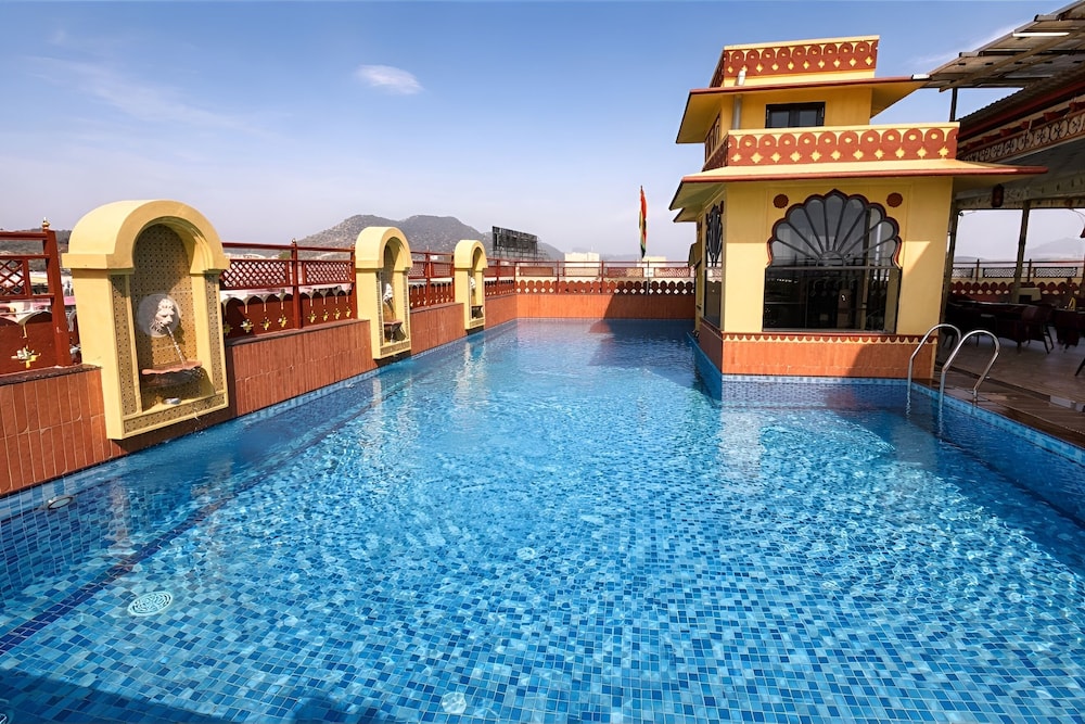 Hotel Umaid Residency 33/34