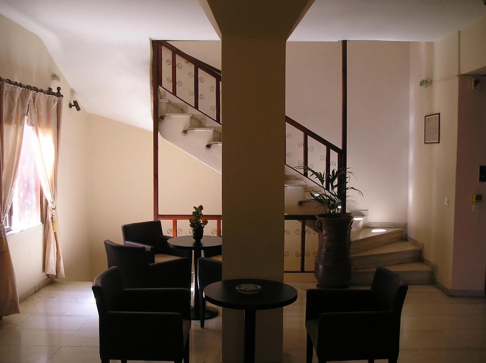 Tina Hotel 36/50