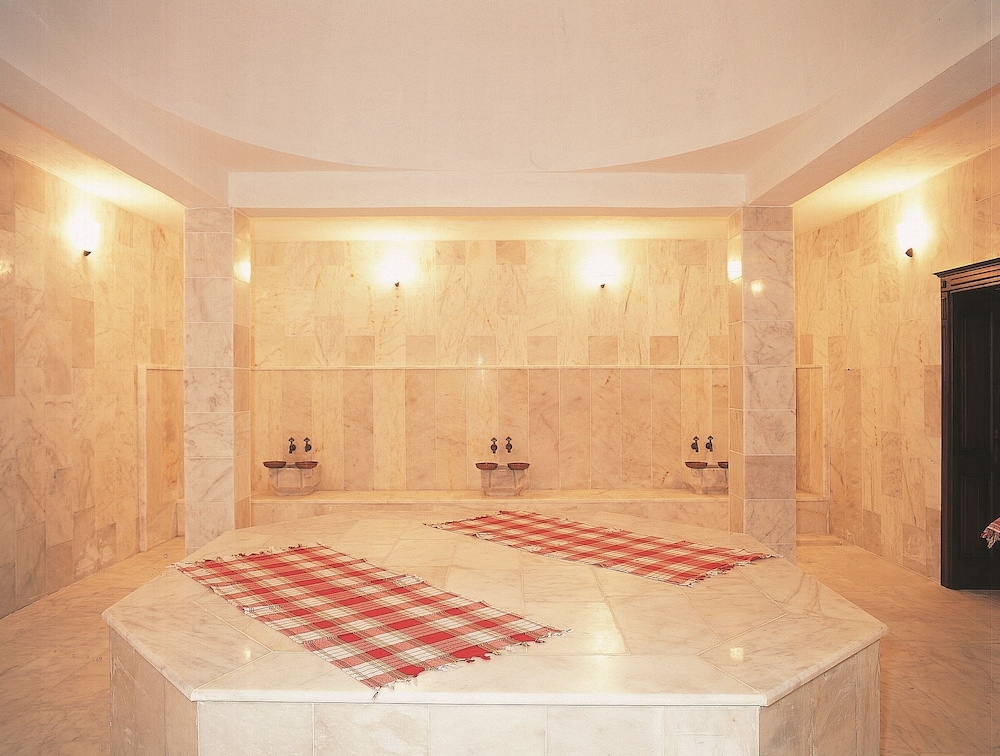 NYSA HOTEL 8/50