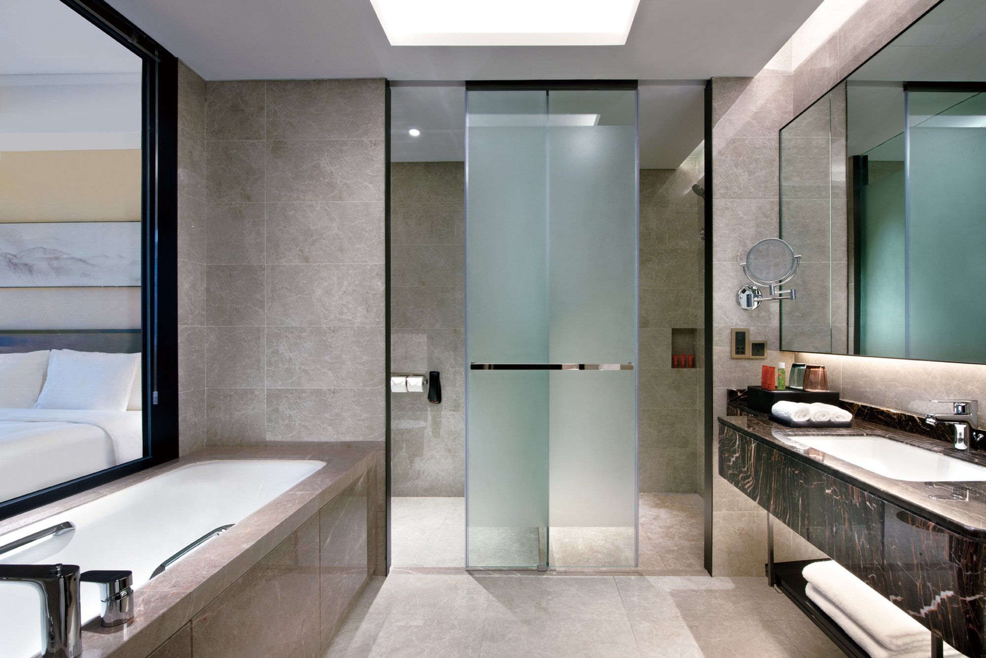 Crowne Plaza Huailai 69/71