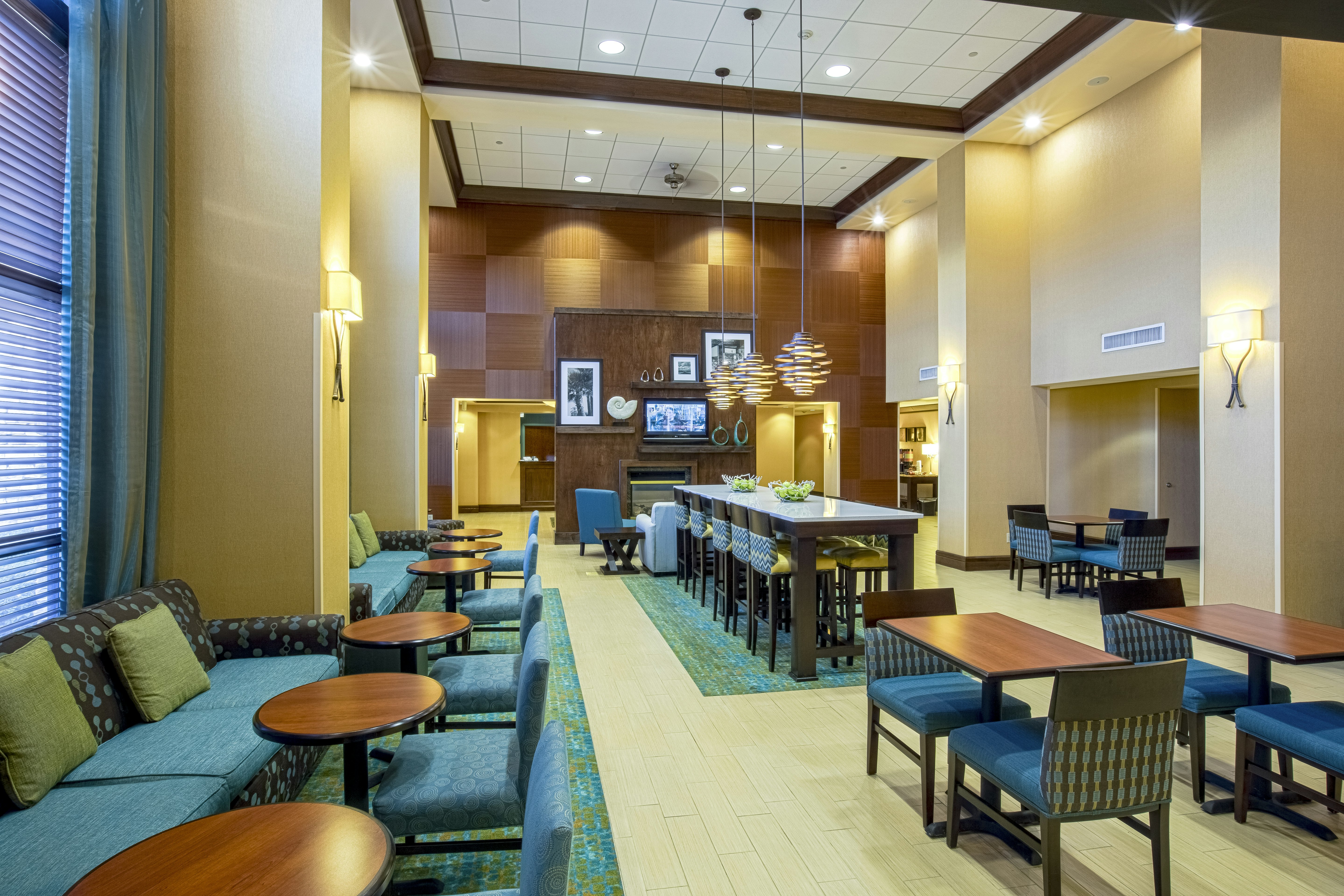 Hampton Inn and Suites Sacramento-Elk Grove Laguna I-5 33/50