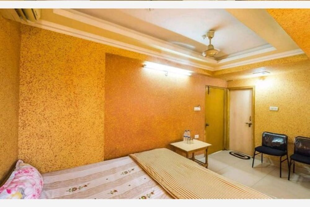 Hotel Rajdhani Plaza 27/43