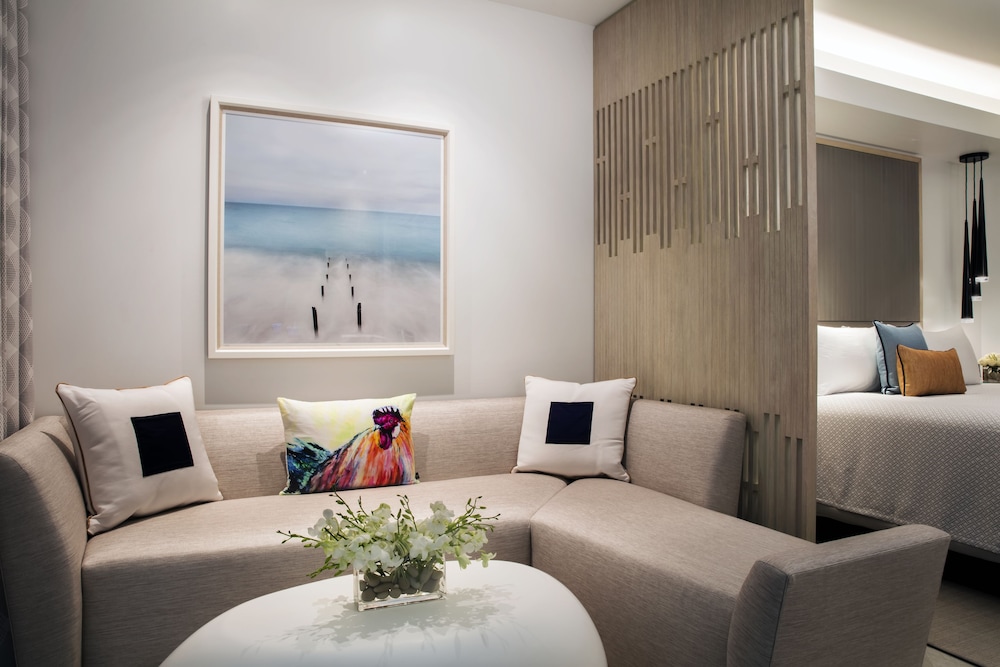 H2o Suites Hotel 44/58