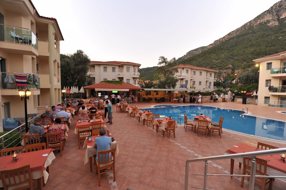 Belcehan Deluxe Hotel 39/50