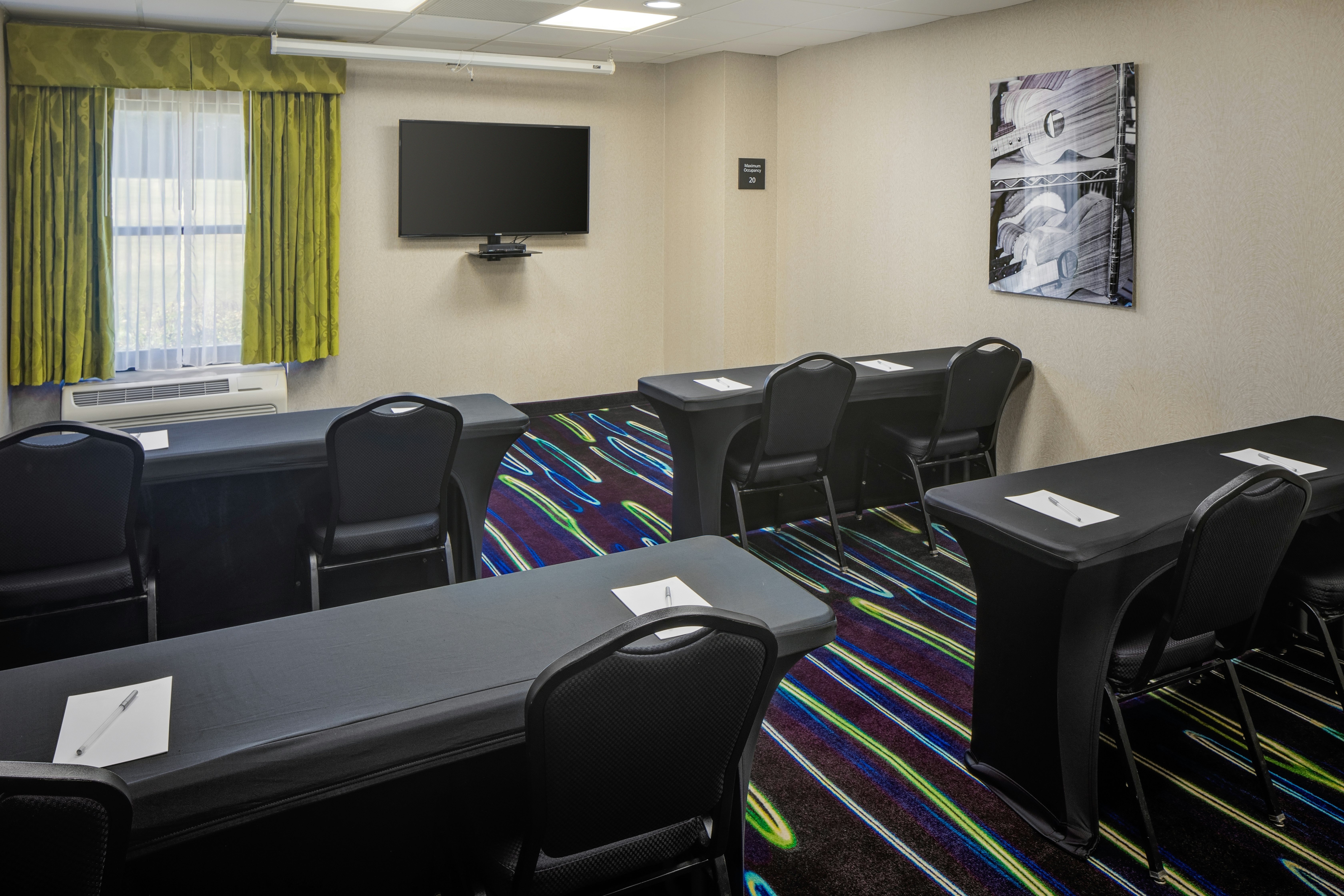 Hampton Inn & Suites Nashville-Airport 65/75