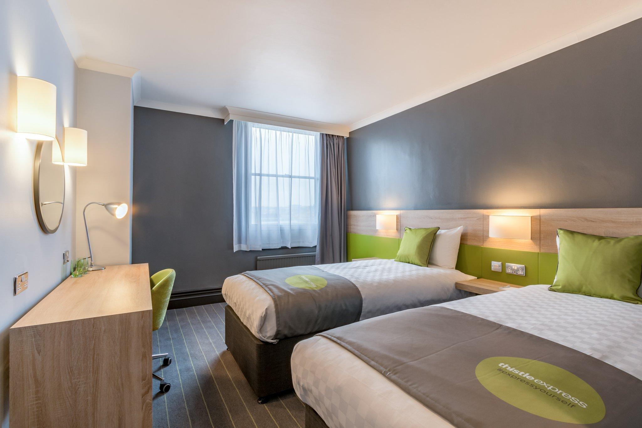 Express, Twin Beds