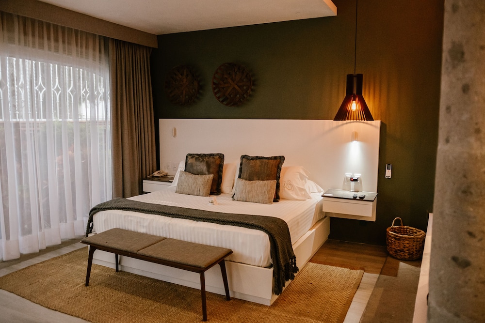Deluxe, King Bed, Hydromassage