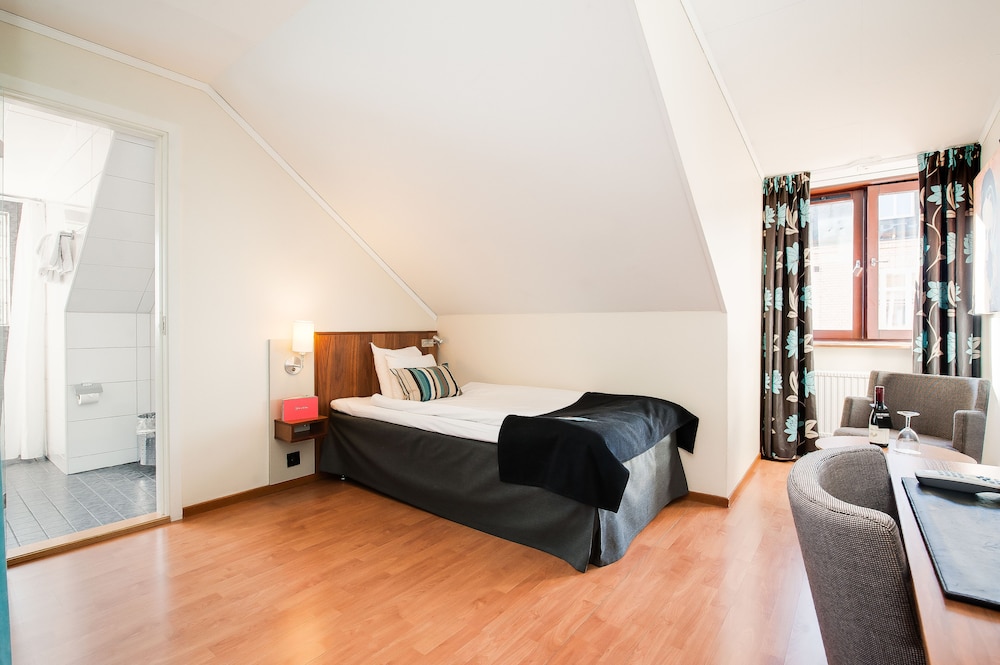 Home Hotel Kung Oscar 17/50