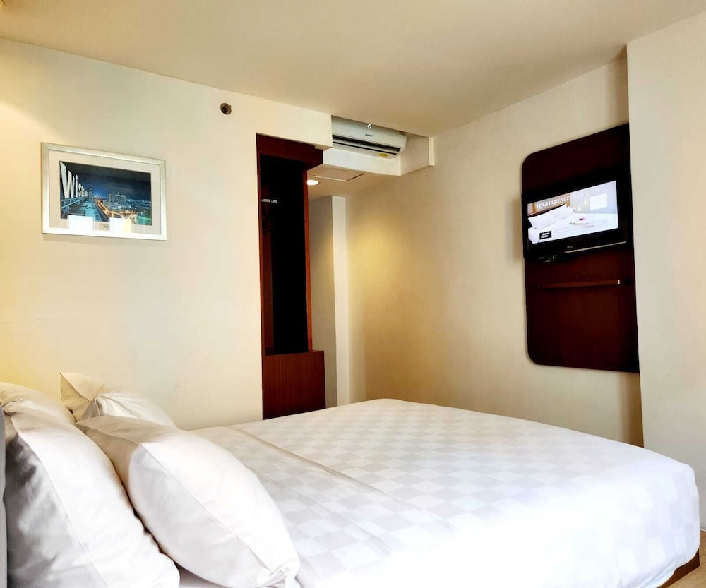M Hotel Jakarta 30/67