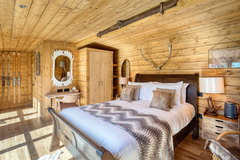 GARDEN, DOUBLE BED
