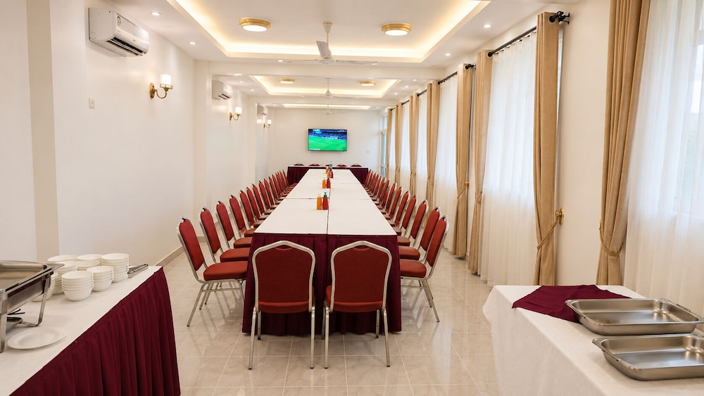 Prestige Leisure Hotel 38/50