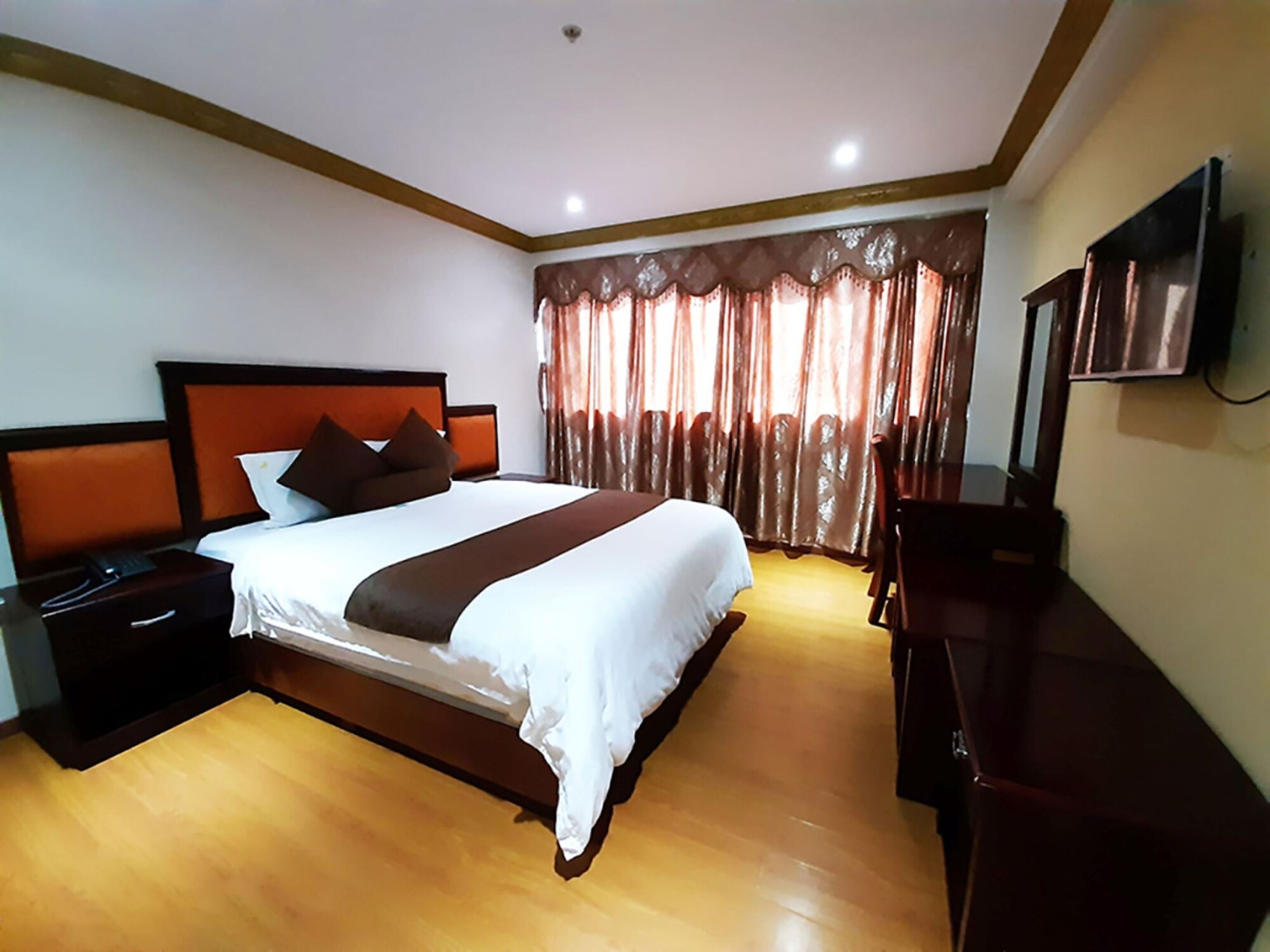 SUPERIOR, DOUBLE BED