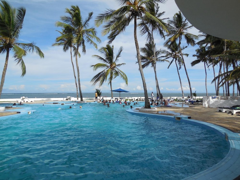 Sun N Sand Beach Resort 42/50