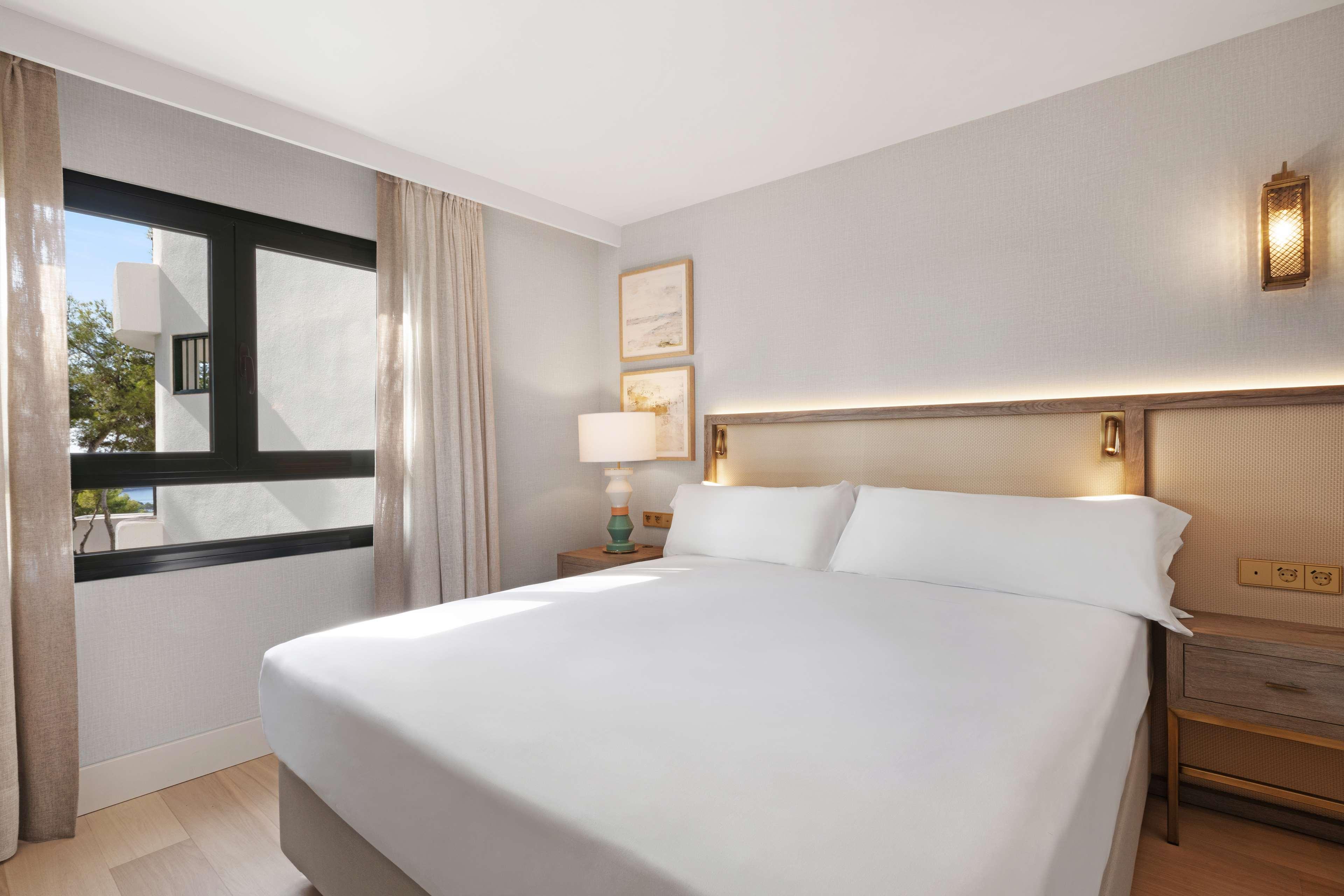 Family Suite, King Bed