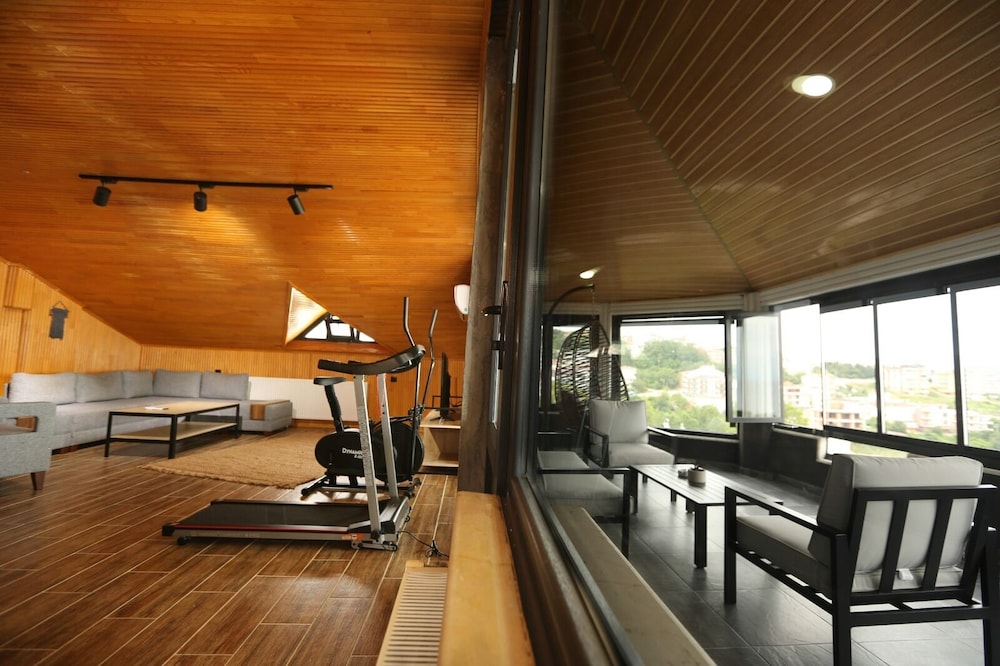 No 57 Suites 25/50