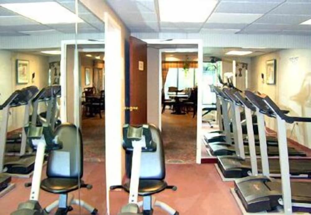 Days Inn Niantic Near Casinos 17/28