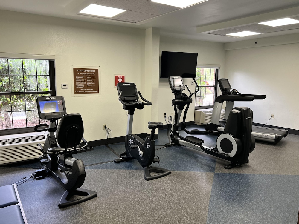 Four Points by Sheraton Greensboro Airport 30/63