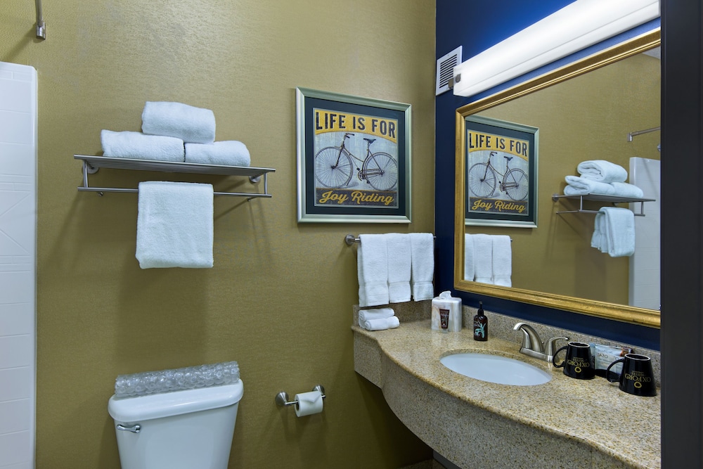 Oxford Suites Downtown Spokane 54/55