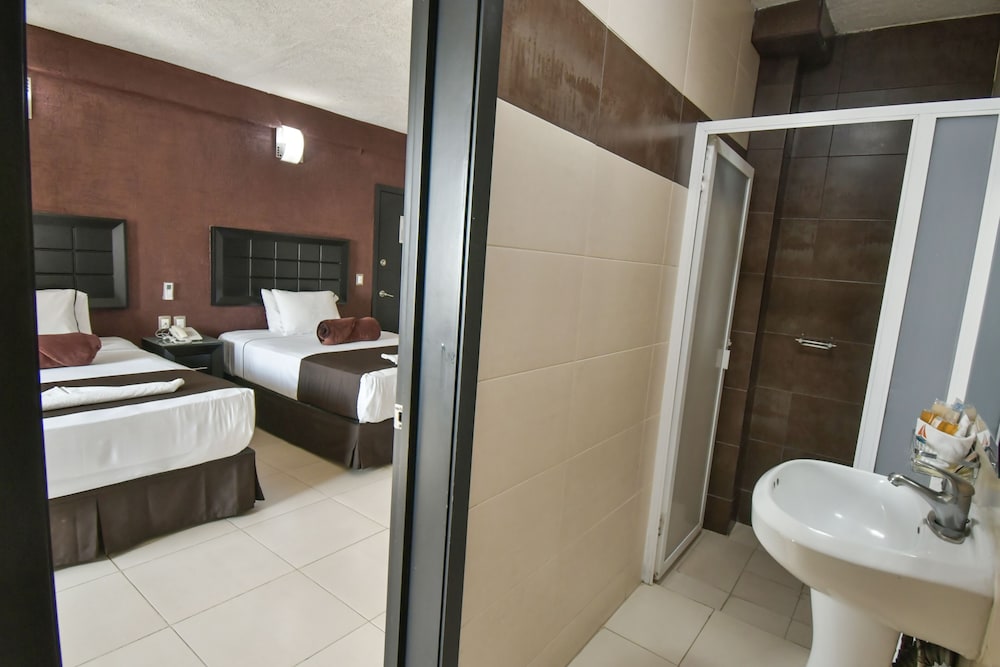 Hotel Portonovo Plaza Guadalajara 7/35
