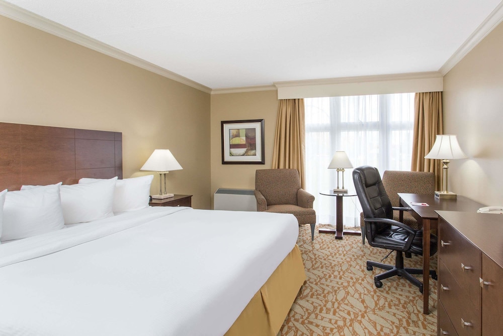 Ramada By Wyndham Cornwall 32/71