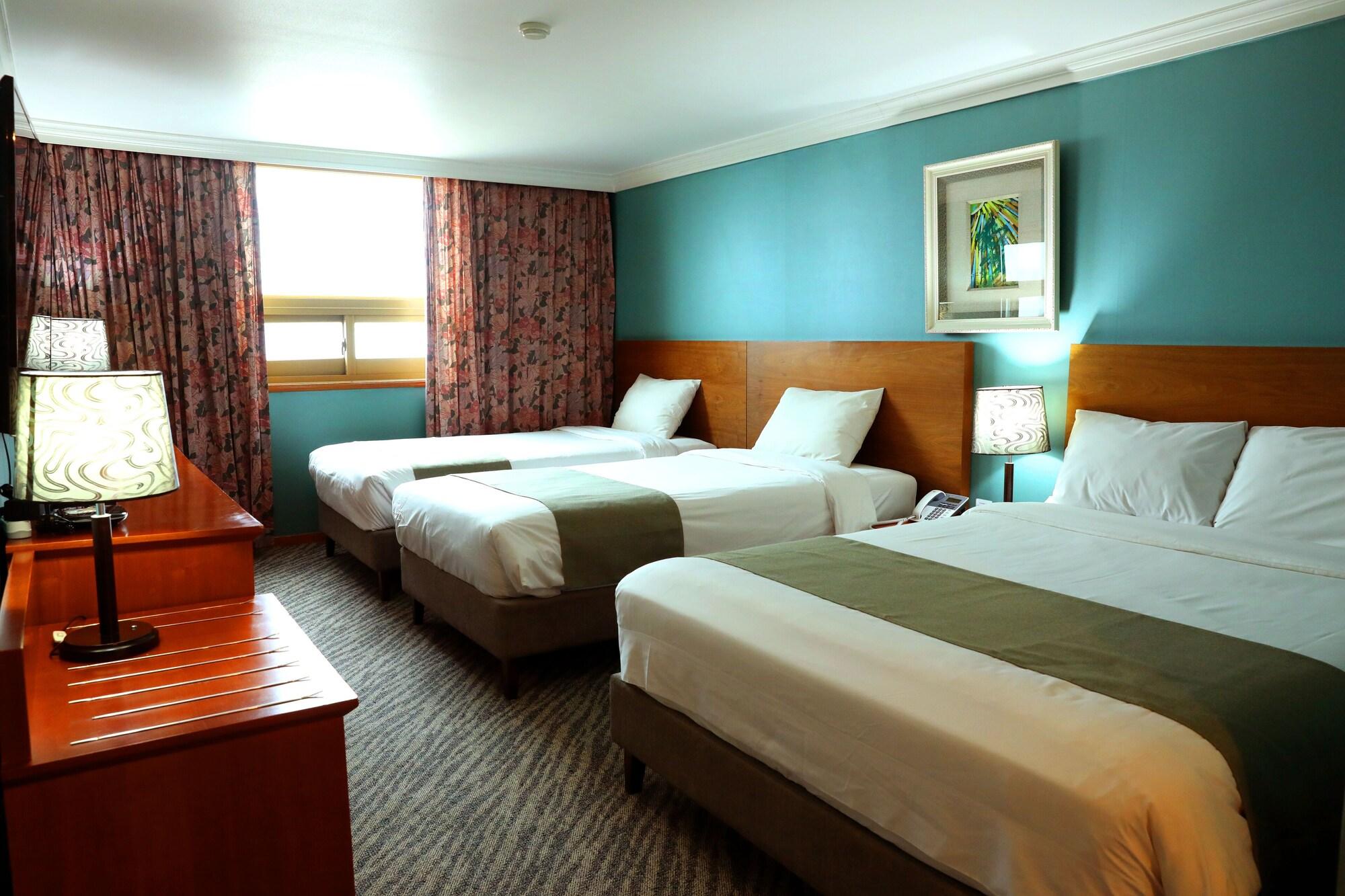 Prime Tourist Hotel 30/56