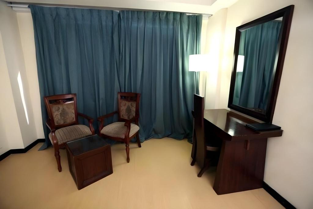 Eqbal Inn 10/16