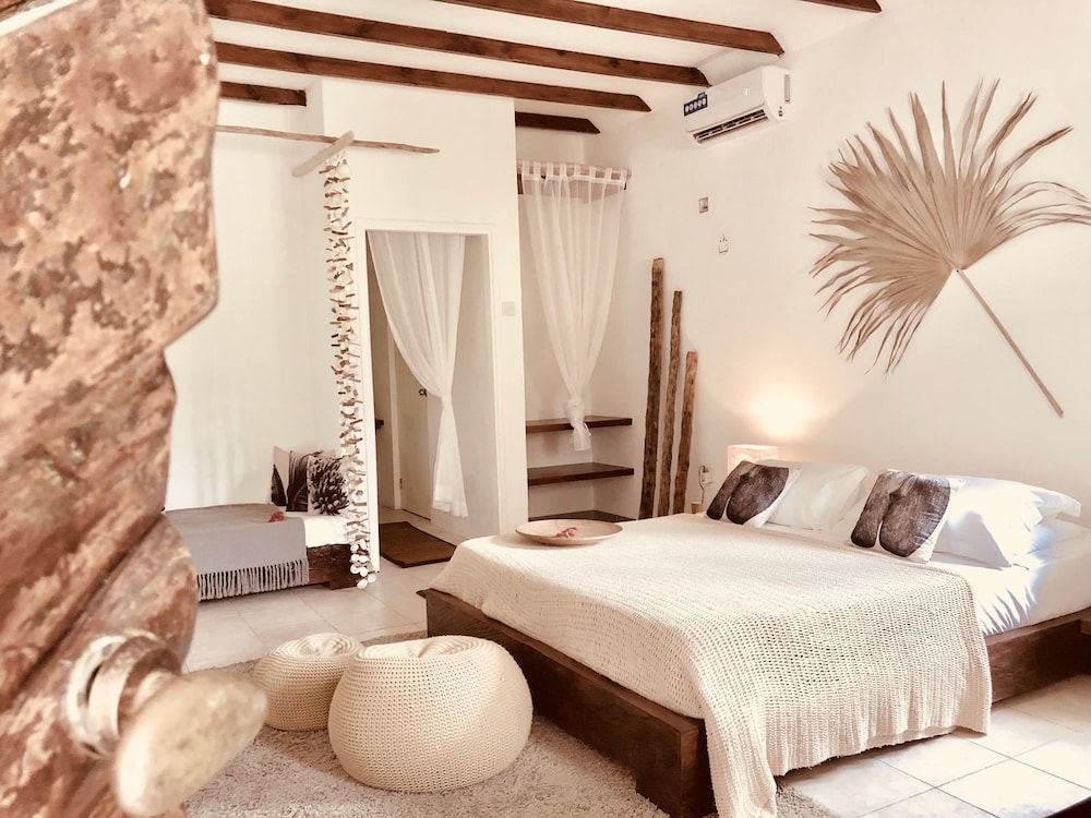 Bliss Praslin Seychelles 18/68