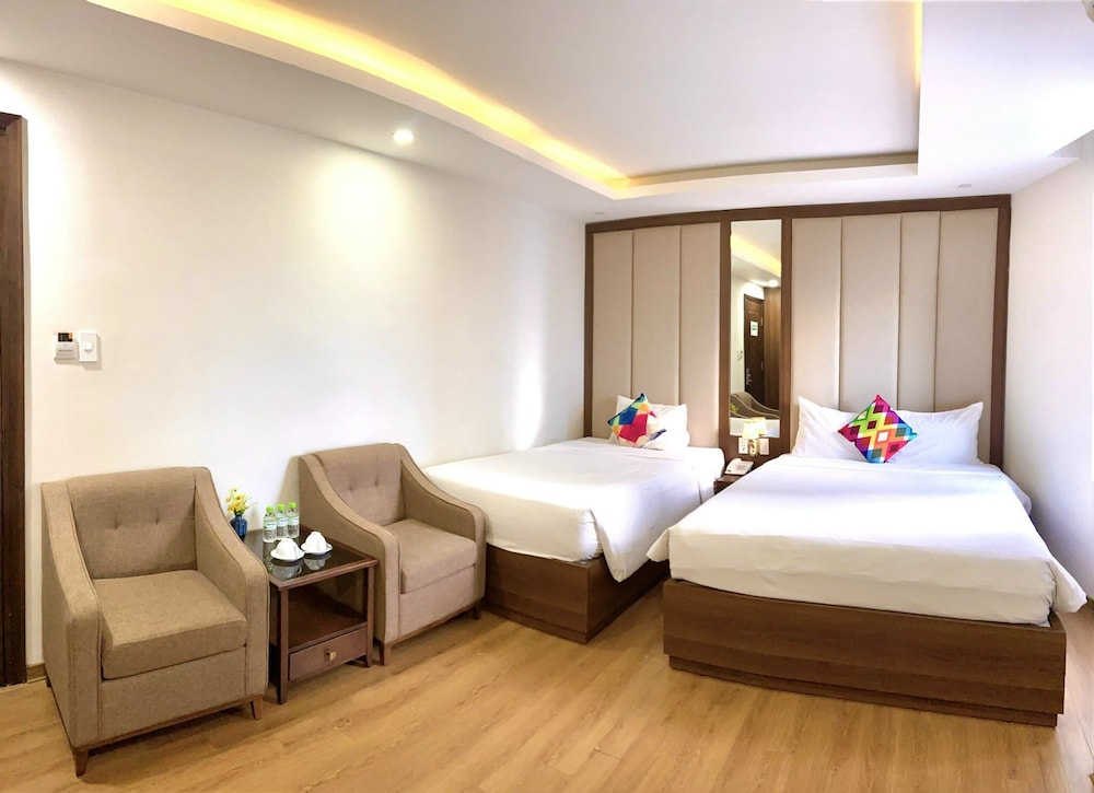 Pariat River Front Hotel 33/62