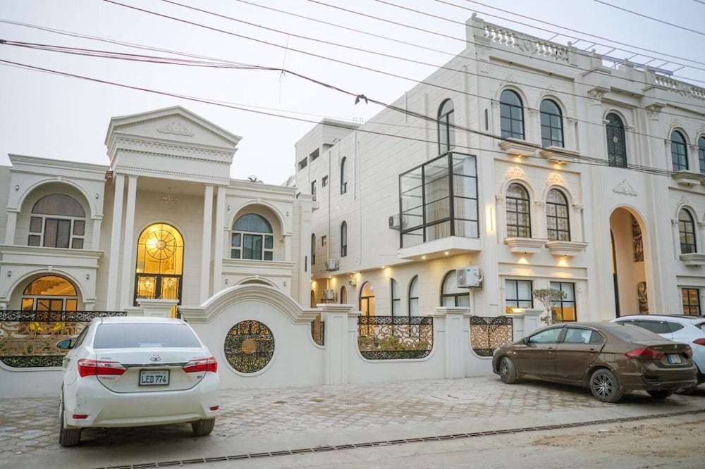 Grand Shalimar Hotel 43/47