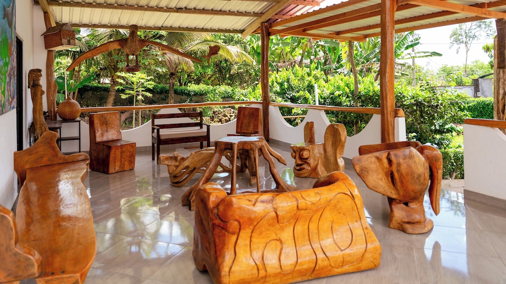 Twin Lodge Galapagos Hotel 42/68