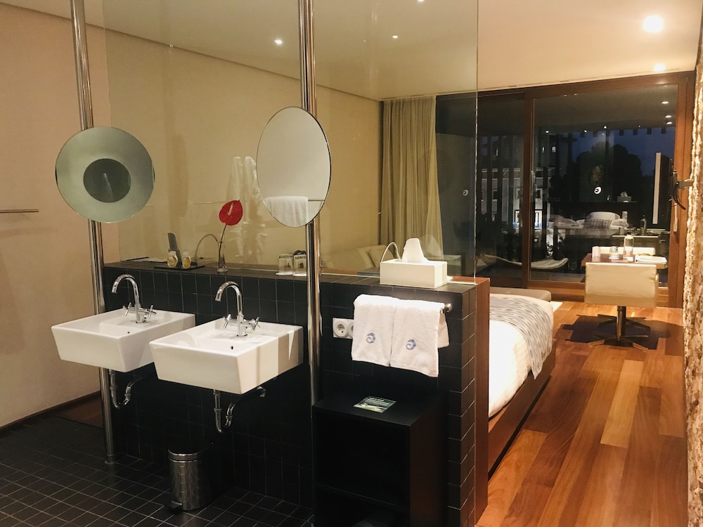 Hotel Hospes Maricel Spa 43/55