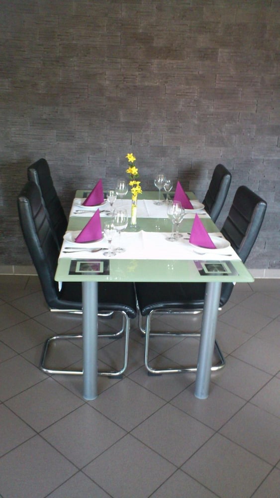 Hotel am Rosenplatz 31/51