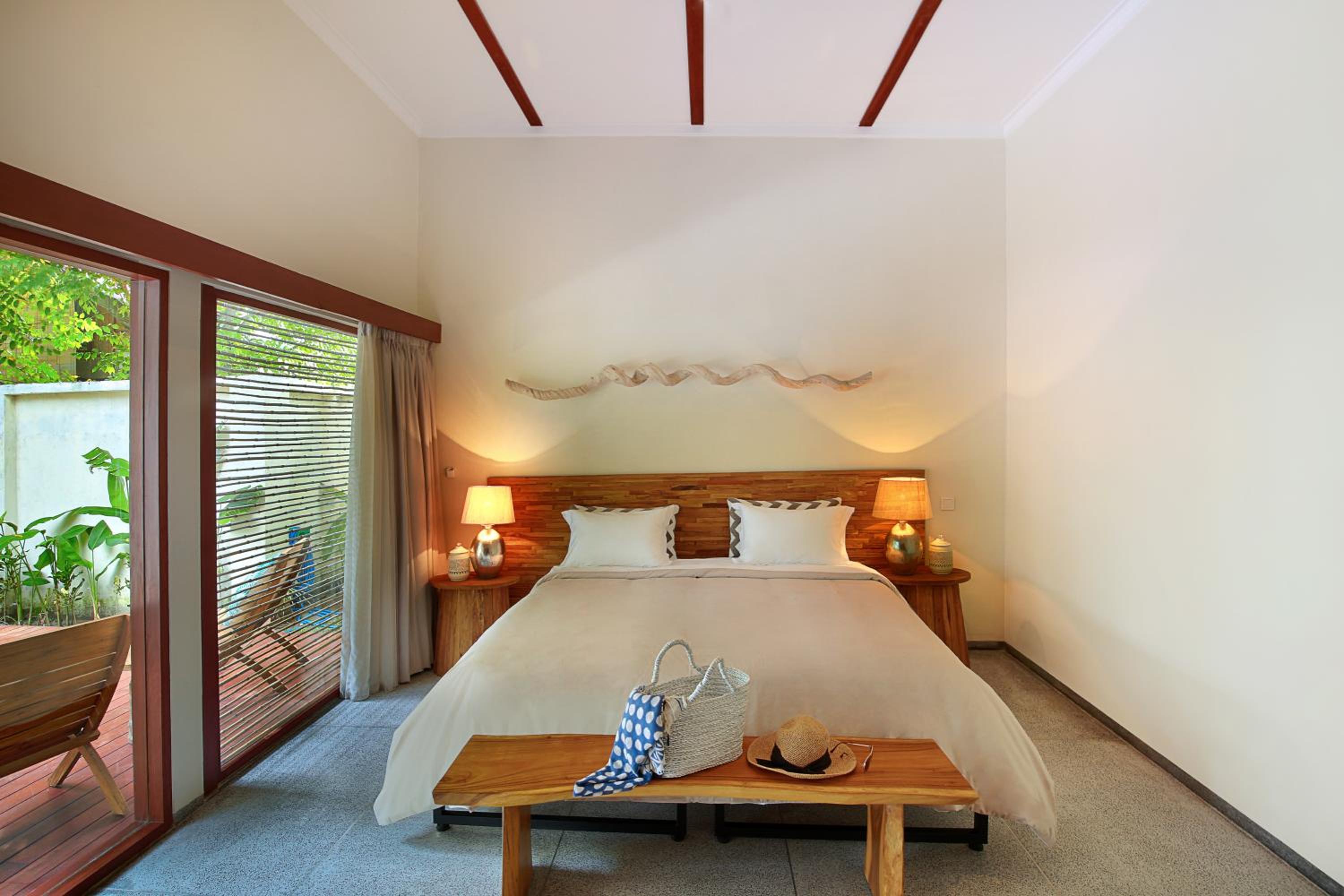 2 Bedrooms, Pool, Villa