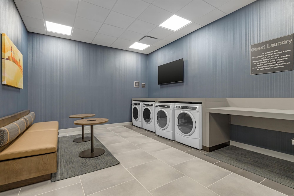 Homewood Suites by Hilton Walker Grand Rapids North 37/56