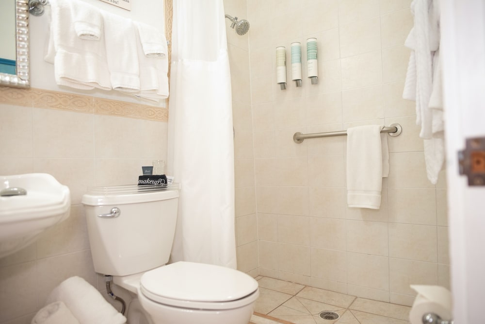 Meranova Guest Inn 42/50