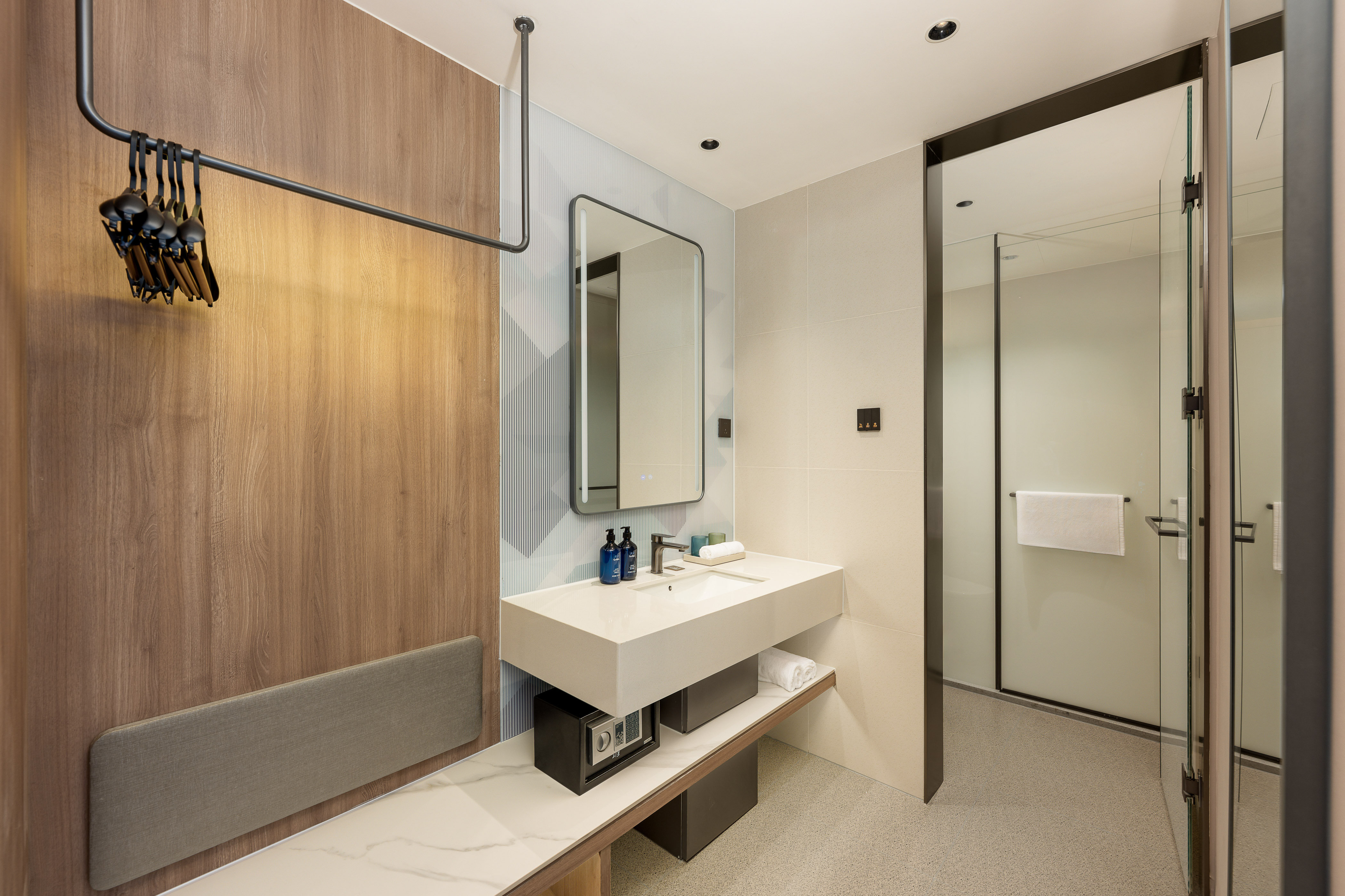 Holiday Inn Express Shanghai Changyang Road by IHG 53/55