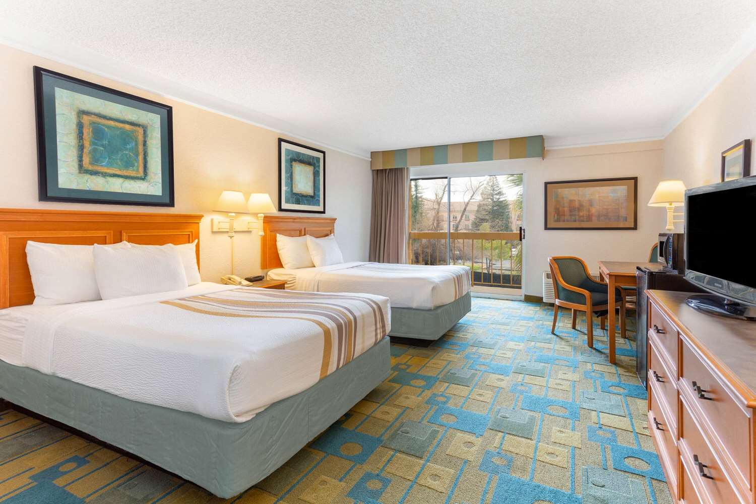La Quinta Inn And Suites By Wyndham Redding 20/49