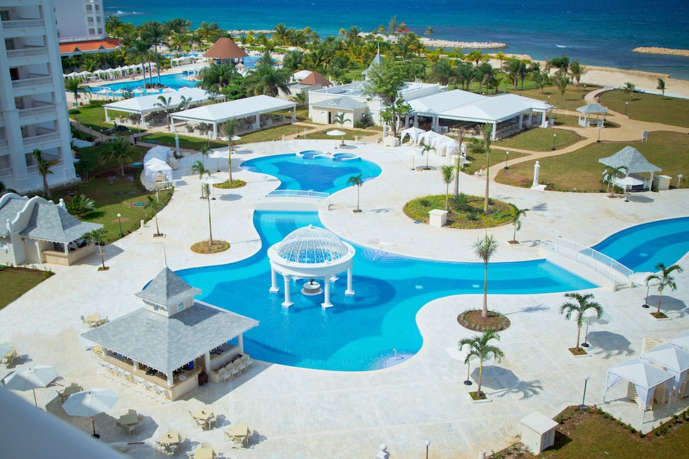 Bahia Principe Escape Runaway Bay 1/70