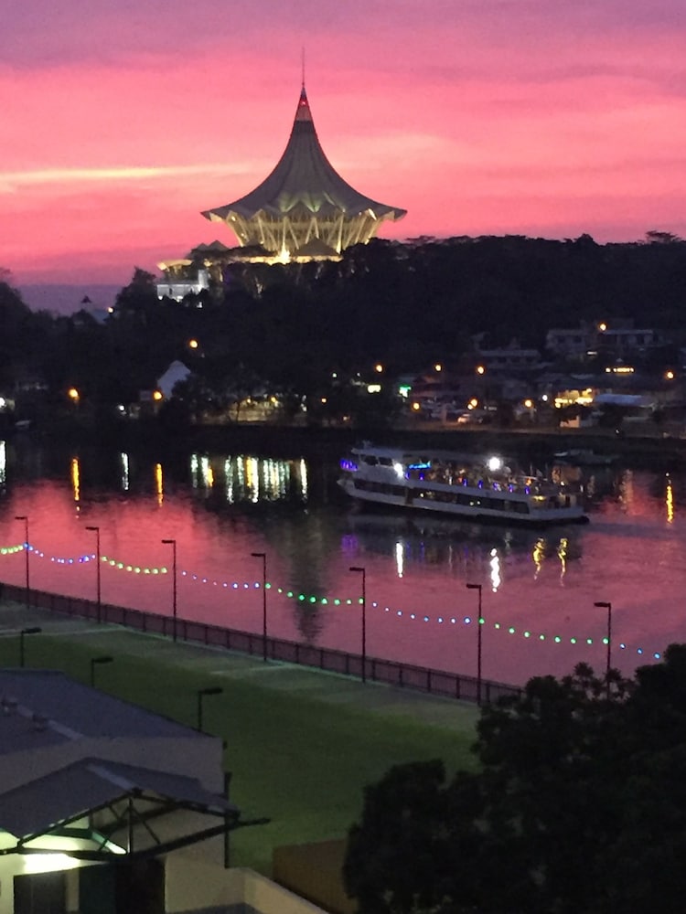Woodpecker Lodge Kuching 43/49